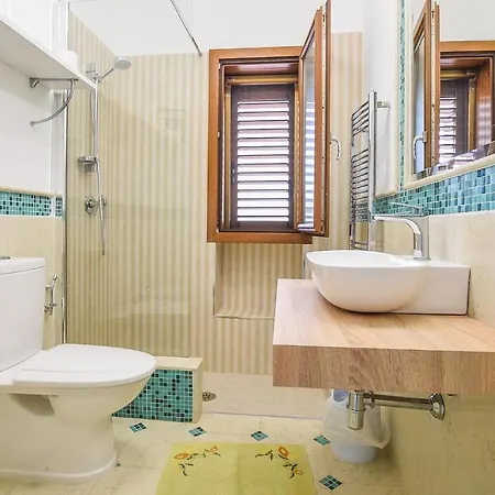 1 Bedroom Cozy In Siracusa